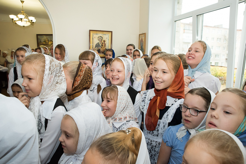 Православная гимназия тагил. Православная гимназия в Хотьково. Православная гимназия Рязань храм.