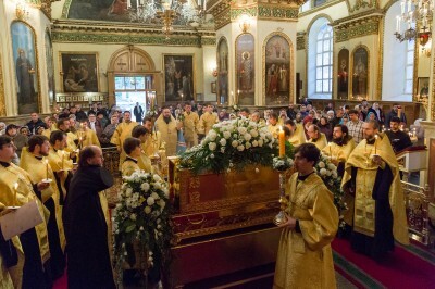 Накануне дня памяти свт. Иннокентия митрополит Серафим совершил малую вечерню с акафистом в Успенском соборе Пензы