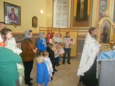 Иерей Виктор Сторожев совершил Таинство крещения над детьми из семей, попавших в трудную жизненную ситуацию