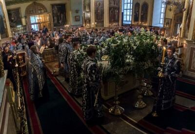 Митрополит Серафим совершил утреню Великой Субботы с чином погребения в Успенском кафедральном соборе города Пензы