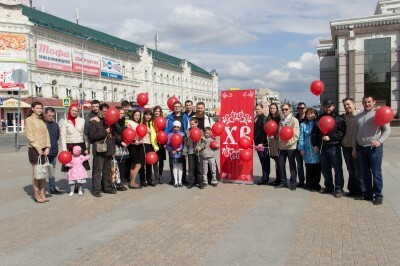 Православная молодежь Пензенской епархии провела пасхальную акцию по раздаче праздничных листовок и воздушных шаров