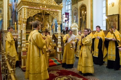 Митрополит Серафим совершил вечерню и утреню с акафистом святителю Иннокентию в Успенском кафедральном соборе г. Пензы