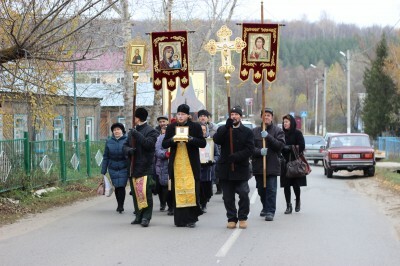 Крестный ход с мощами и иконой святителя Иннокентия Пензенского прибыл в Неверкино