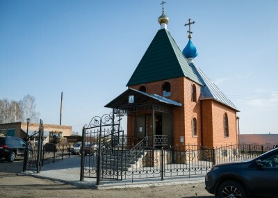 В Димитриевскую родительскую субботу митрополит Серафим совершил Литургию в храме Всех Святых на Восточном городском кладбище