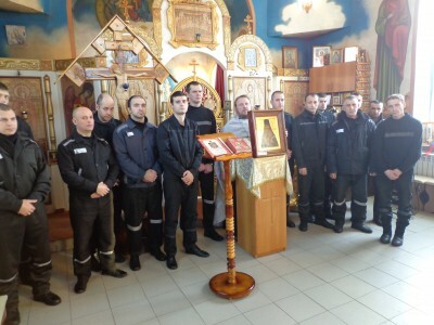 Икона с частицей мощей святителя Иннокентия Пензенского принесена в исправительную колонию № 4