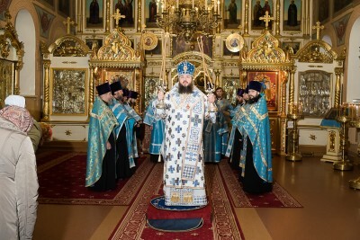 Митрополит Серафим совершил вечерню с акафистом Казанской-Пензенской иконе Божией Матери в Митрофановском храме Пензы