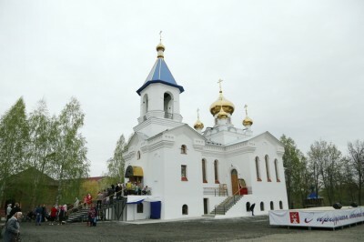 Митрополит Серафим возглавил первую Божественную литургию в новоосвящённом Никольском храме в Кузнецке