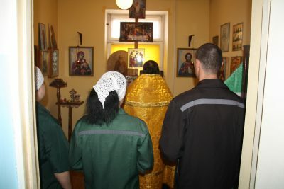 В молитвенной комнате в честь святителя Николая Чудотворца при Сизо № 1 совершена Литургия