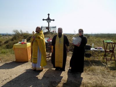 В селе Лопуховка Бессоновского района, на месте разрушенного храма, совершили Божественную литургию