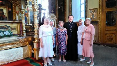 Священнослужитель провел экскурсию по Успенскому кафедральному собору