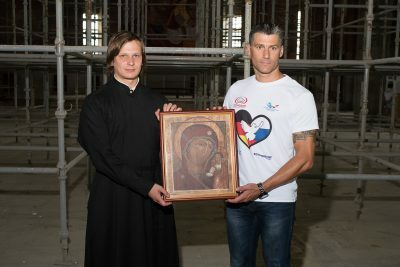 Участники автопробега Дружбы Берлин-Москва посетили Спасский кафедральный собор
