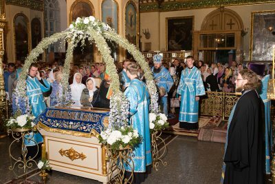 В канун Успения Пресвятой Богородицы митрополит Серафим совершил всенощное бдение в Успенском кафедральном соборе