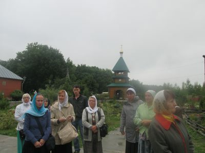 Пензенские паломники посетили пещерный монастырь Казанской Алексиево-Сергиевской пустыни в Сазанье