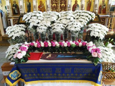 Чин Погребения Плащаницы Пресвятой Богородицы в Никольском храме в Терновке
