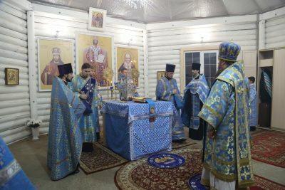 В канун престольного праздника митрополит Серафим совершил всенощное бдение в Покровской церкви в селе Степное Полеологово