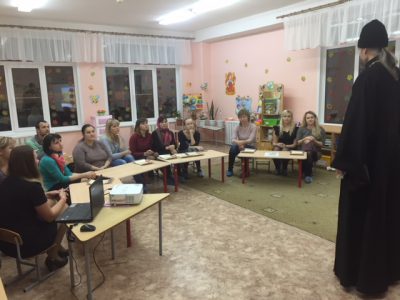 Священнослужитель встретился с родителями воспитанников детского сада в селе Чемодановка