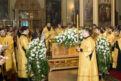В канун дня памяти святителя Иннокентия Пензенского митрополит Серафим совершил малую вечерню с акафистом в Успенском кафедральном соборе