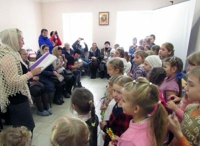 День матери отметили в воскресной школе при Никольском храме в Терновке
