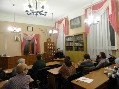 В рамках православного лектория состоялась встреча горожан со священником Виталием Зориным