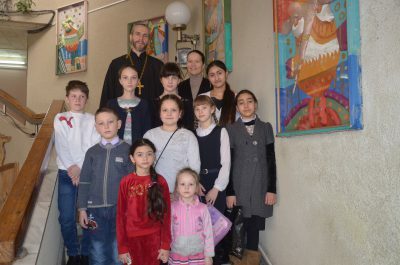 Воспитанники воскресной школы Введенского храма с. Чемодановка посетили Пензенский областной театр кукол