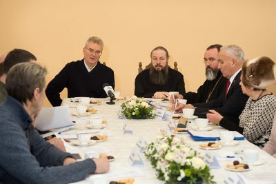 Митрополит Серафим и губернатор провели совещание с представителями подрядных организаций Спасского кафедрального собора