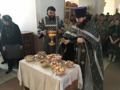 Божественная Литургия Преждеосвященных Даров и освящение колива в Димитриевском храме г. Каменки