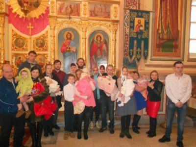 Иерей Виктор Сторожев совершил Таинство крещения над детьми из семей, попавших в трудную жизненную ситуацию