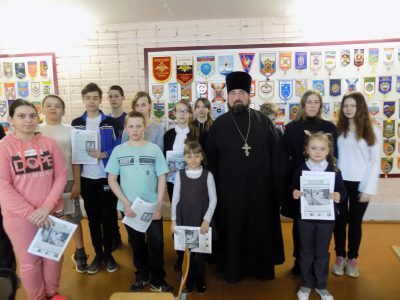 Священник встретился с учащимися средней общеобразовательной школы в селе Степановка