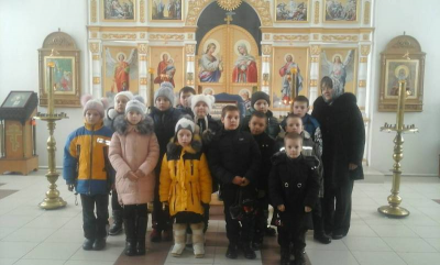 Учащиеся общеобразовательной школы с. Оленевка почтили память погибших в Кемерово