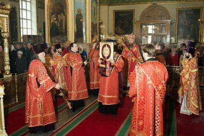 В Неделю 3-ю по Пасхе митрополит Серафим совершил Литургию в Успенском кафедральном соборе