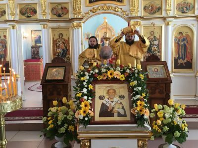 В день памяти святителя Николая Чудотворца благочинный Каменского района совершил Литургию в Димитриевском храме города Каменки