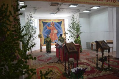 Празднование дня Святой Троицы в храме Рождества Христова города Заречный