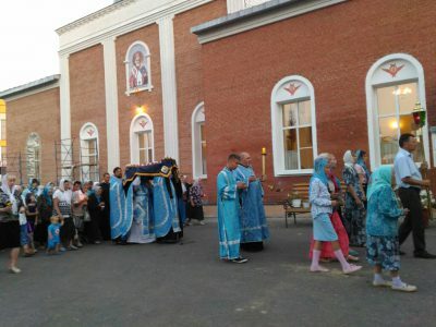 Всенощное бдение с Чином погребения Плащаницы Божией Матери в Никольском храме в Терновке 