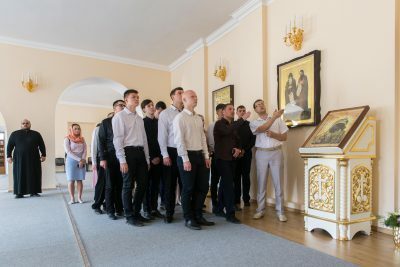 Студенты начальных курсов Пензенской духовной семинарии совершили паломническую поездку по храмам Пензы