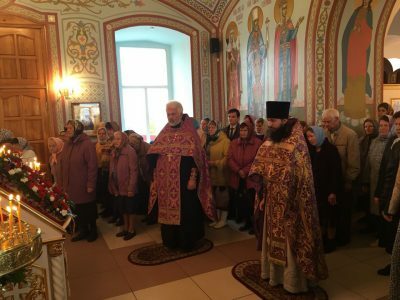 Праздник Воздвижения Креста Господня в Димитриевском храме города Каменки