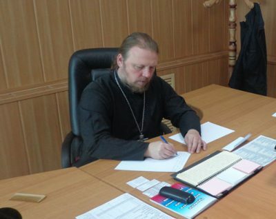 Член общественного совета протоиерей Владимир Кувшинов провел прием осужденных в ИК-4