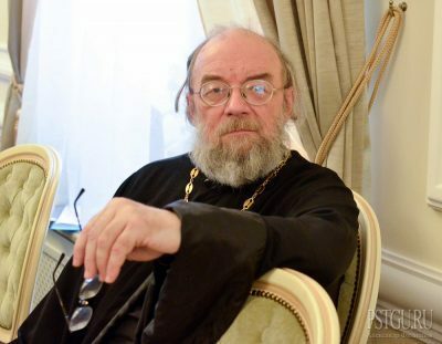 Гостем нового выпуска программы «Вопросы веры» стал протоиерей Павел Хондзинский