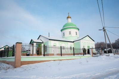В день памяти великомученицы Варвары митрополит Серафим совершил Литургию в Сергиевской церкви Каменки