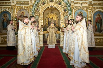 В праздник Рождества Христова митрополит Серафим совершил Божественную литургию в Успенском кафедральном соборе