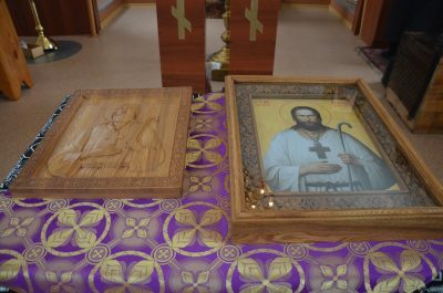 Во Введенской церкви села Чемодановка освятили иконы блаженного Иоанна Кочетовского