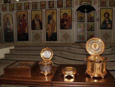 В Пензу прибыли мощи преподобного Сергия Радонежского, святителей Николая Чудотворца и Спиридона Тримифунтского, а также частица Креста Господня