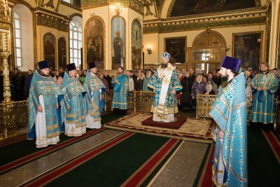 В праздник Благовещения Пресвятой Богородицы митрополит Серафим совершил Литургию в Успенском кафедральном соборе
