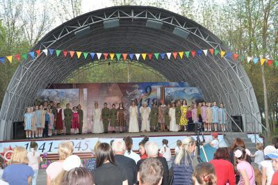 В День Победы Семейный Православный театр представил жителям города военно-патриотический спектакль