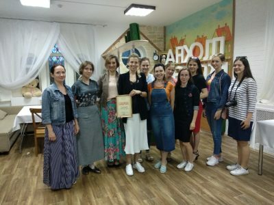 В арт-холле «Квартал Луи» прошел мастер-класс стилиста, посвященный Дню православных женщин
