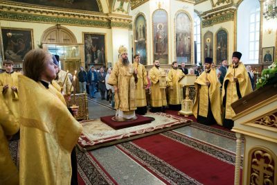 В канун Недели 7-й по Пятидесятнице митрополит Серафим совершил всенощное бдение в Успенском кафедральном соборе