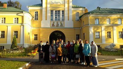 Паломники из Пензы посетили Сергиев Посад и Хотьково
