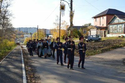 Учащиеся кадетской школы прошли крестным ходом до Митрофановского храма Пензы