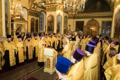 Митрополит Серафим совершил новогодний молебен в Успенском кафедральном соборе