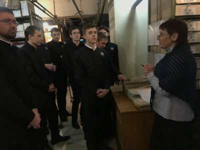 Студенты Пензенской духовной семинарии совершили экскурсию в Государственный архив Пензенской области