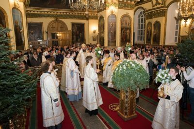 В праздник Рождества Христова митрополит Серафим совершил Божественную литургию в Успенском кафедральном соборе